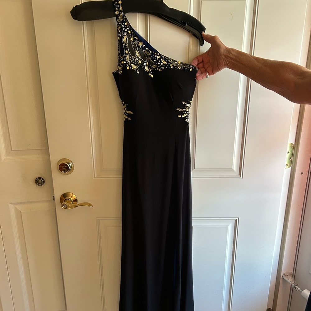 black prom dress